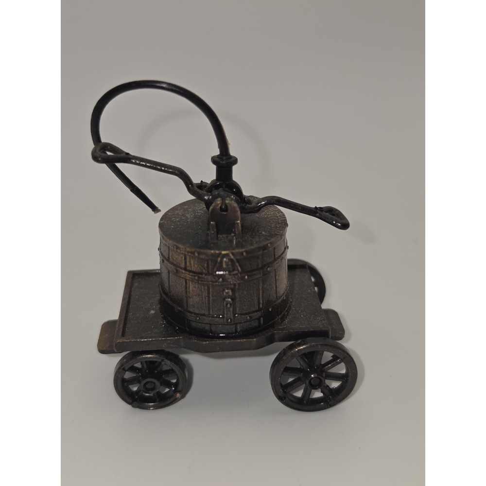 Vintage Die-Cast Pencil Sharpener Old Style Water Pump Cart‎ B8